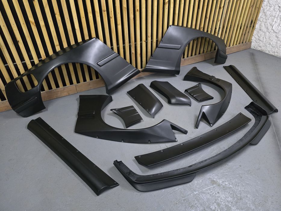 BMW E36 расширение ROCKET BUNNY