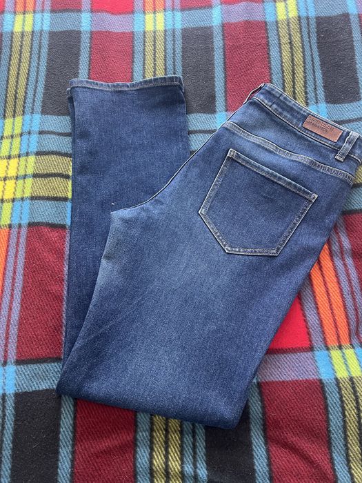 Джинсы женские  United Colors of Benetton, размер 46–48.