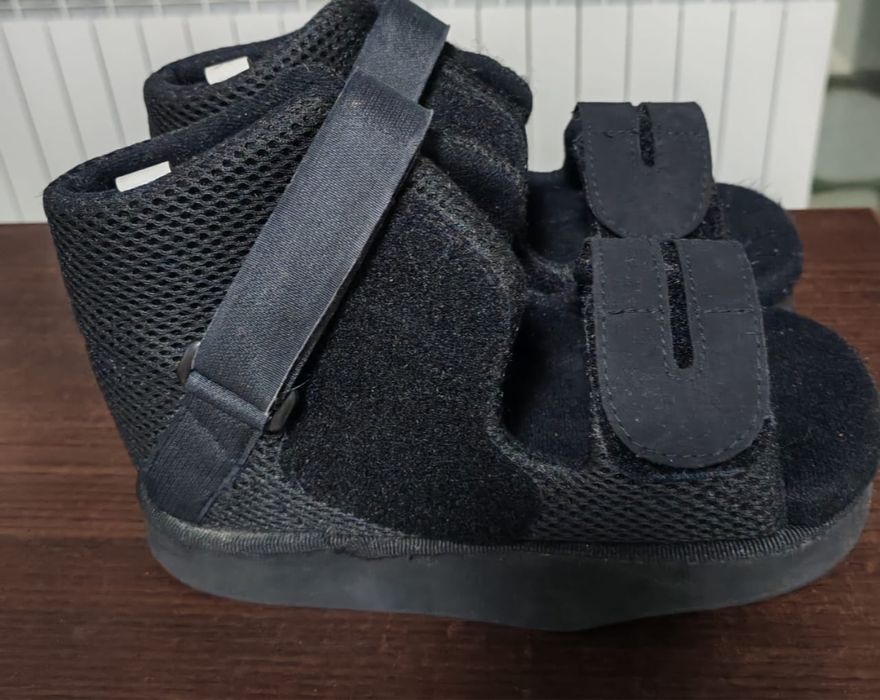 Продам ортапедические ботинки