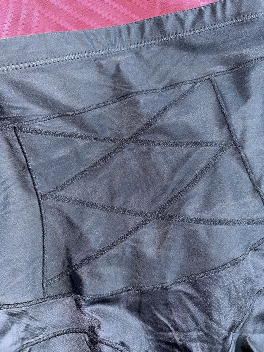 Оформящо и стягащо бельо, М