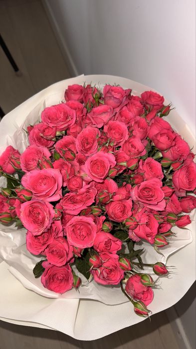 Букет кустовых роз