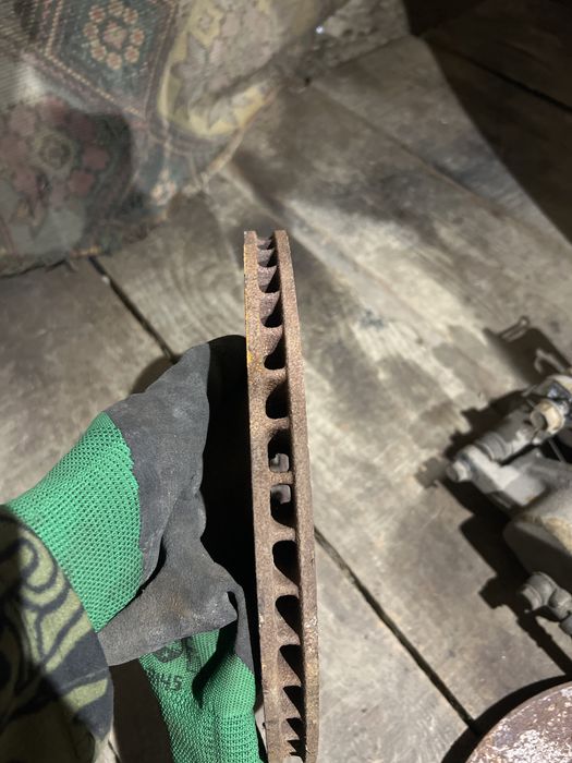 Тормозные диски с суппортами