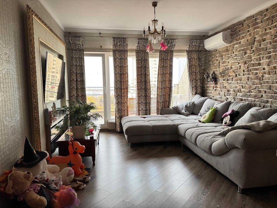 Тристаен апартамент в комплекс перла + кладовка