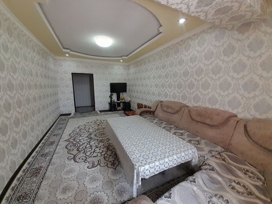 Frunzida Uy tayyor remontli hamma sharoitga ega ijaraga beriladi