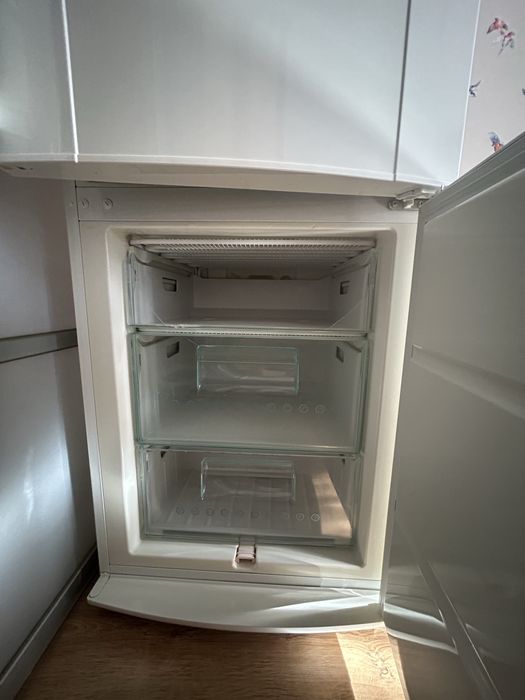 Продам холодильник Electrolux