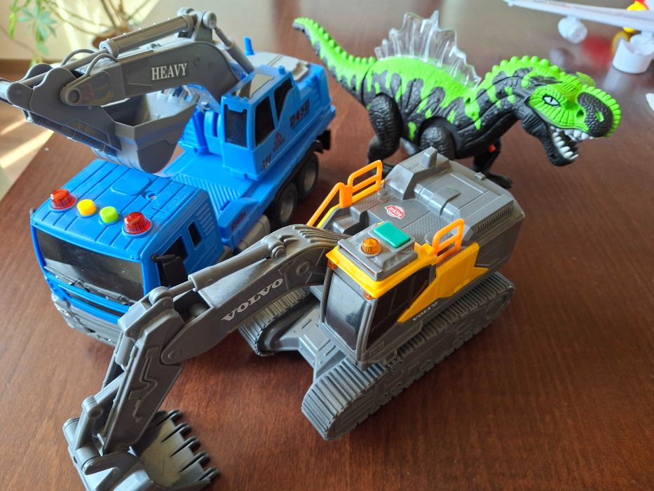 Детски книжки/играчки/камиони/блокчета