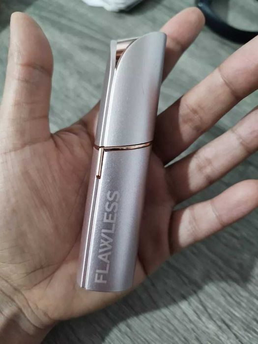 ПРОМО!! Дамски комплект Тример за Вежди + Тример за Лице Flawless