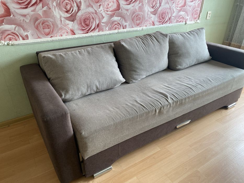 Продам диван раскладной.