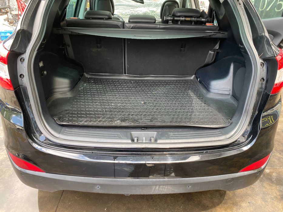 dezmembrez Hyundai ix 35 , 2.0 CRDi 4X4/haion ix 35/ usa spate ix 35/