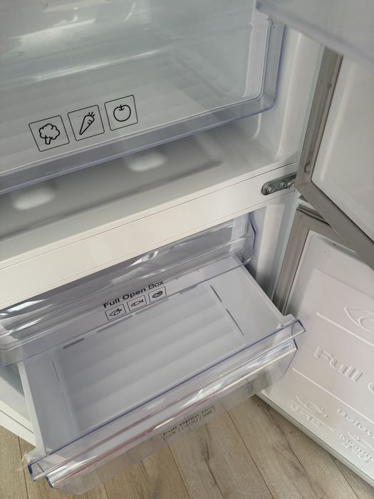 Холодильник Samsung