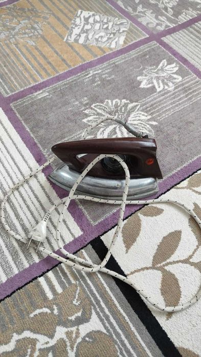 Утюг для глажки рабочий