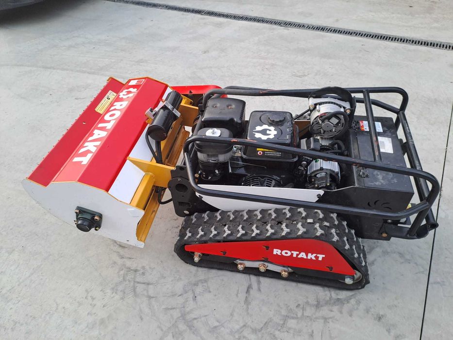 Tocator de vegetatie cu telecomanda si senile 15cp 80cm latime