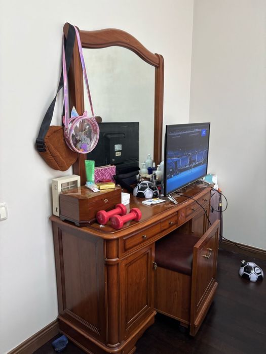 Продам спальный гарнитур