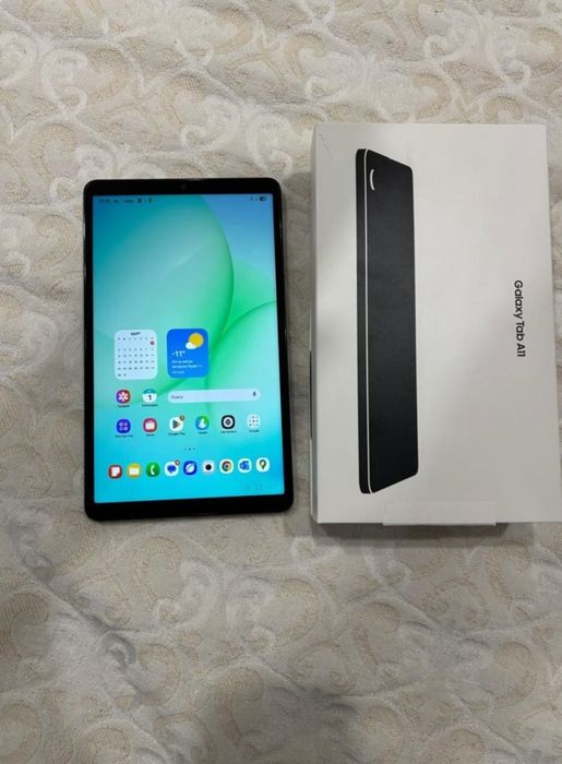 Продам планшет Самсунг таб а 11