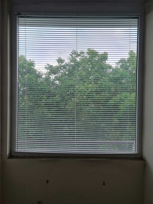 Вратопрозорец от PVC Salamander с Комарници, PVC перваз и Al щори