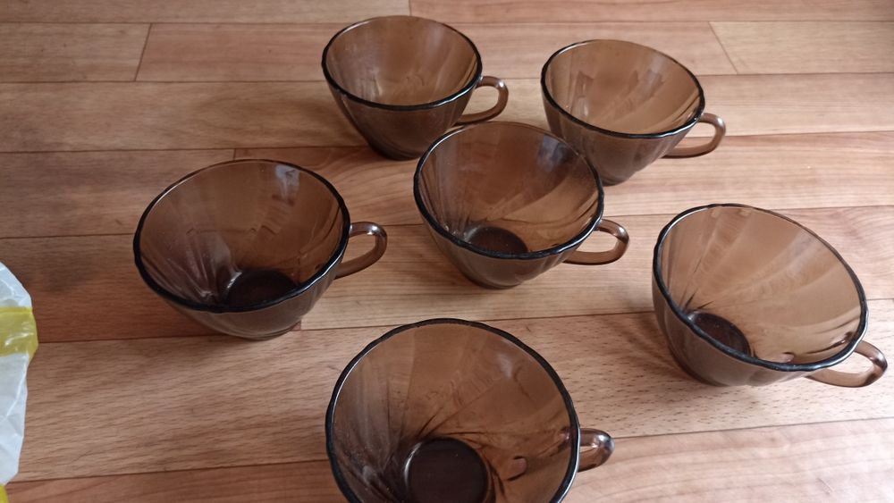 Продам недорого бокалы 1-200