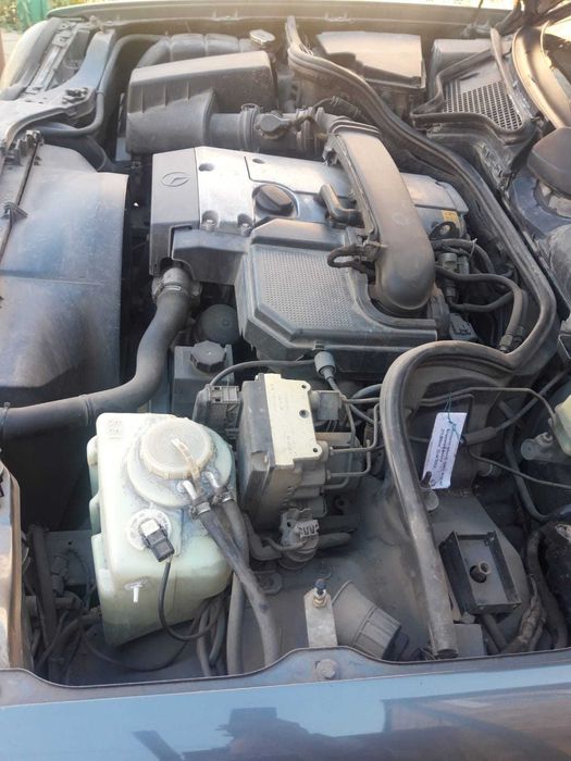 Мерседес Е 210 .