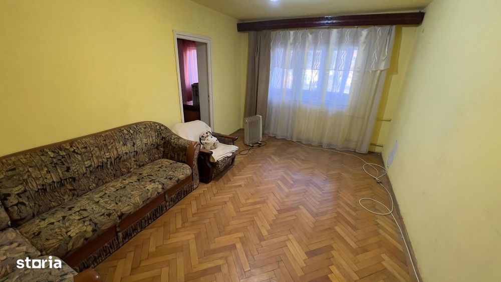 Apartament zona centrala - piata Petrosani