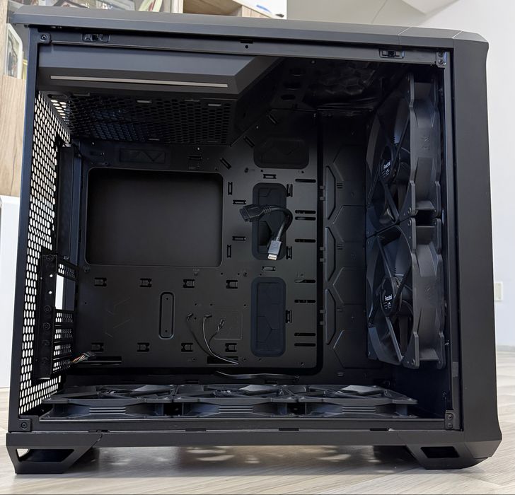 Carcasa Fractal Torent