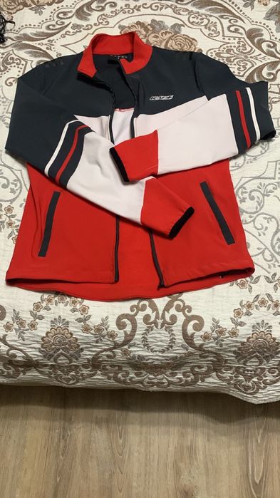 Продам размер S. В отличном состоянии.