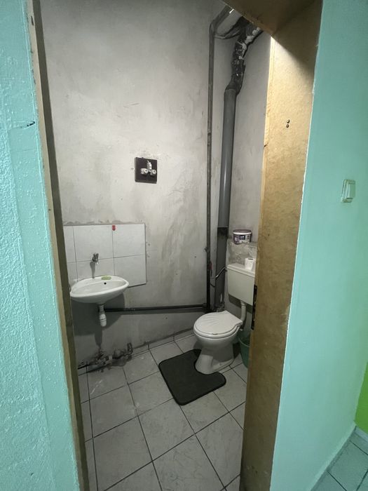 Дава се под наем Магазин в Левски - 40 кв.м за 102 € - Снимка #4