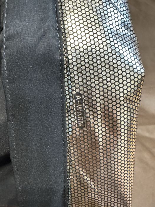 Продам три лыжных костюма