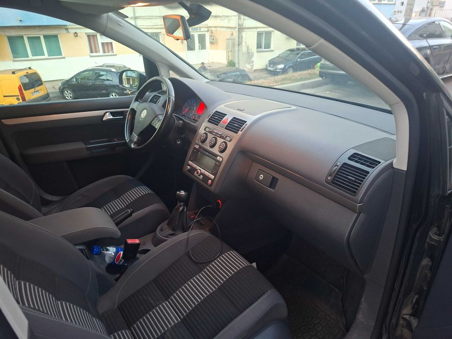 VOLKSWAGEN Touran 2008 — imagine 4