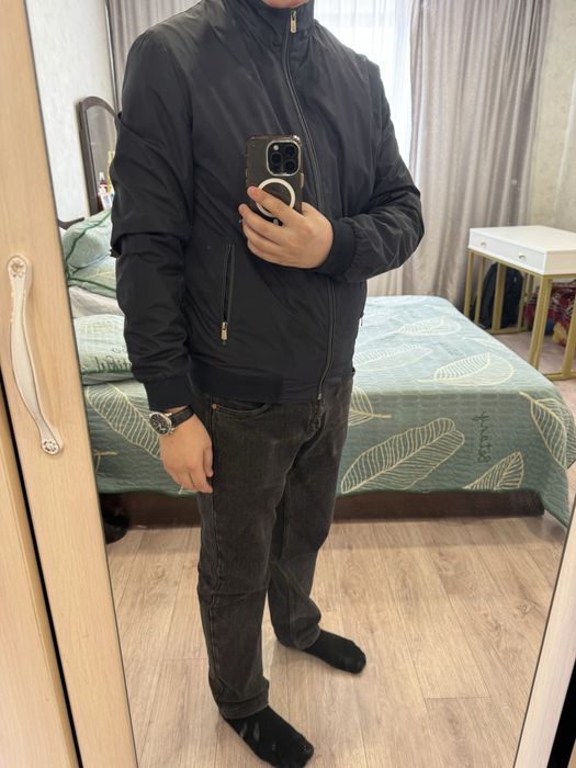 Продам куртку ветровку