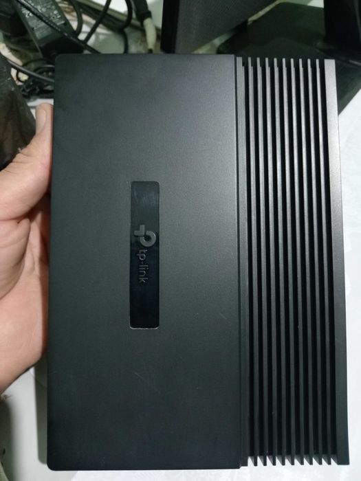 Komutator, HUB. TP-Link TL-SF1016D 10/100 Mbps.