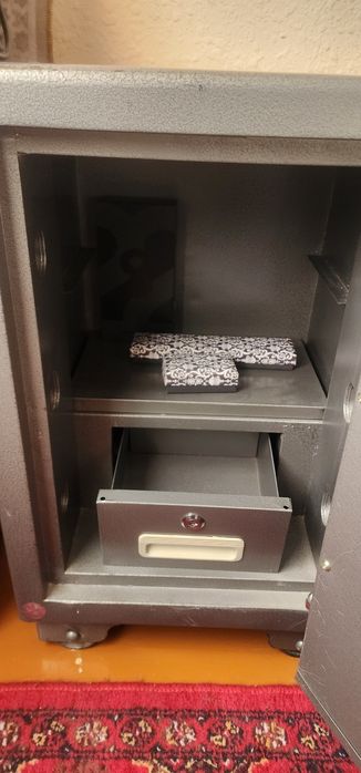 Сейф китайский сотилади холати уртача