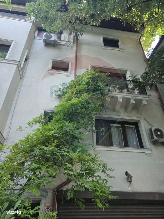 Apartament cu terasă într-o vilă interbelică B-dul Primaverii