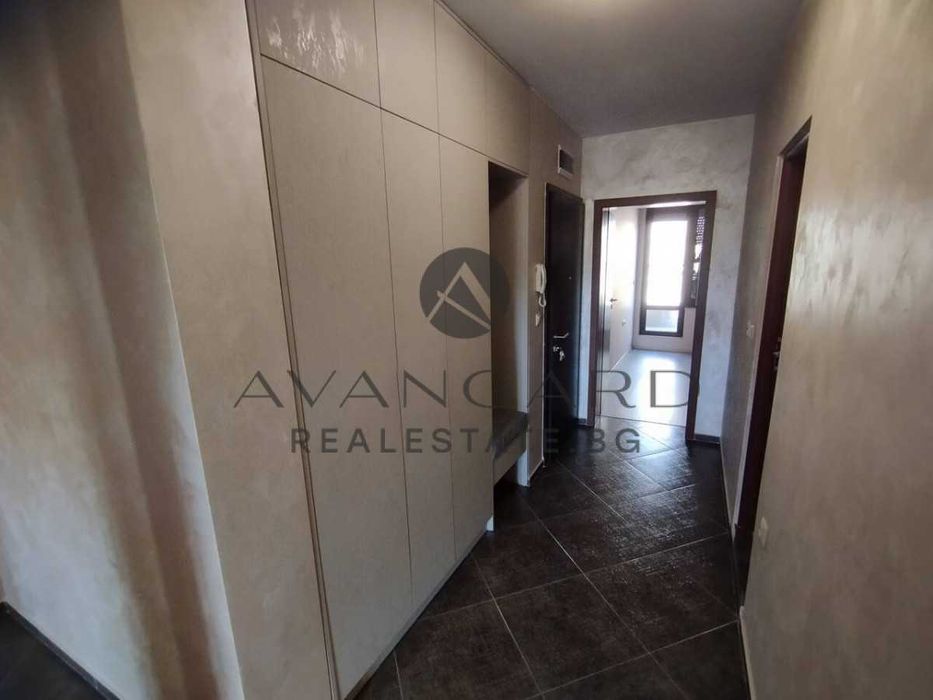 Продава се Тристаен апартамент в Пловдив, Каменица 2 - 109 кв.м за 2606 €/кв.м - Снимка #8