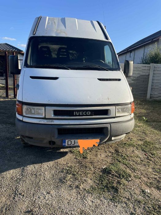 Dezmembrez iveco daily