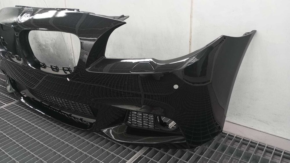 Bara Fata BMW F10 An 2010-2013 M Look (475 (Negru))