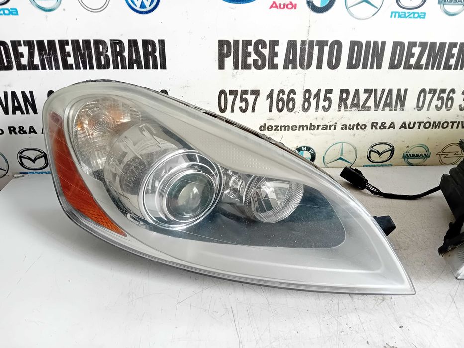 Faruri Far Stanga Dreapta Volvo XC60 Xenon Complete Originale RHD Cod 3076318 30763137 Intacte