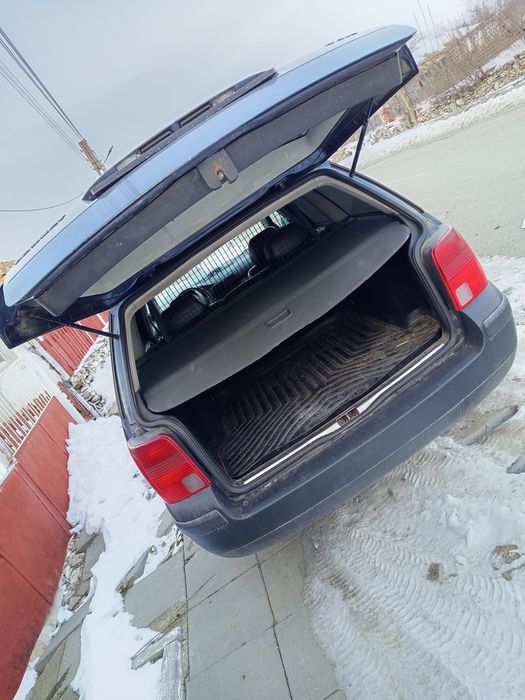 Vând  pasat b5 an 2000