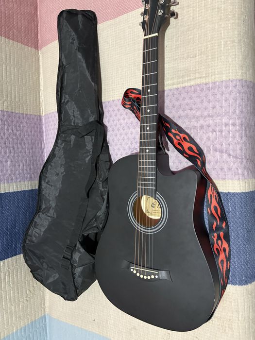 Гитара акустическая