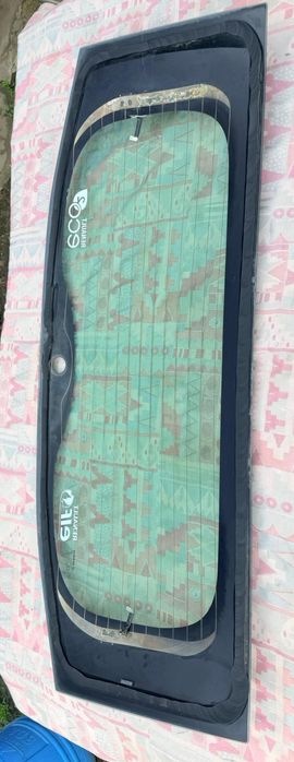 Geam spate clio 4 2013