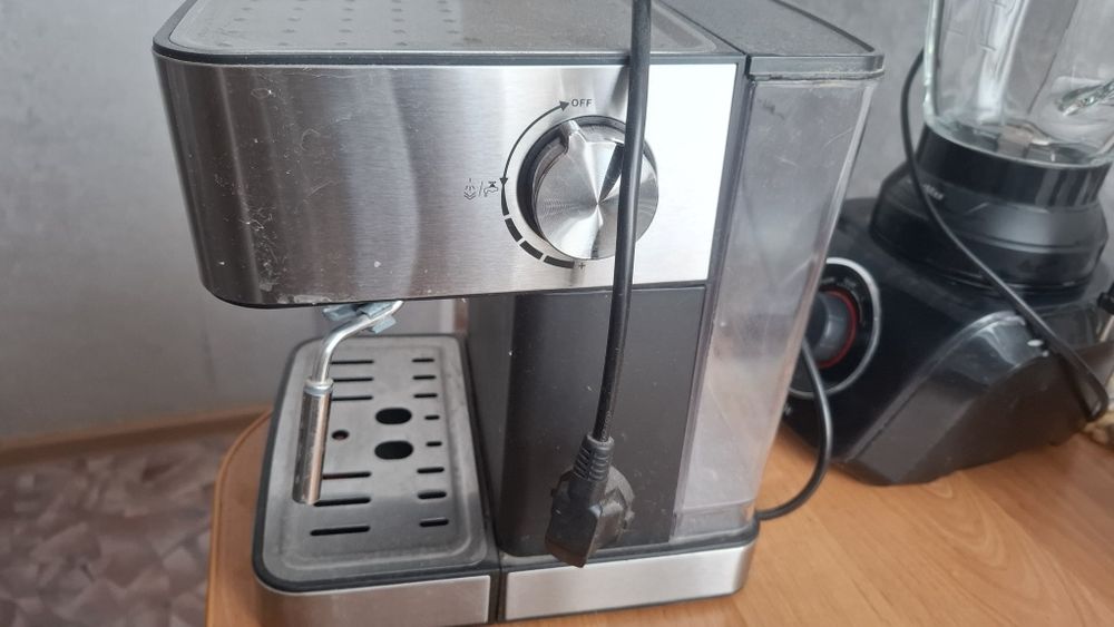 Кофемашина, продам.