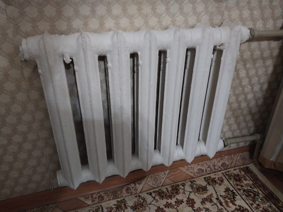 Продам батарею чугунную