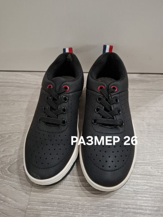 Продам детскую обувь