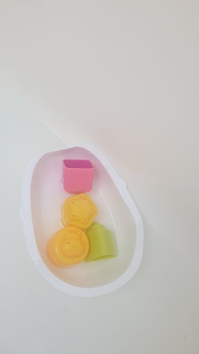 Jucarii baie, forme, plutesc, stropesc