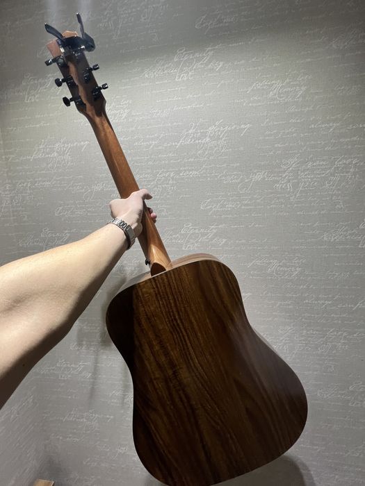 Гитара электроакустическая