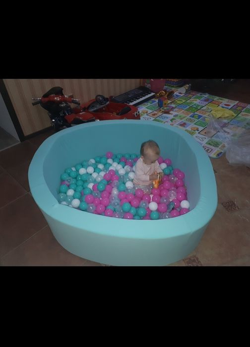 Сухой бассейн с шариками