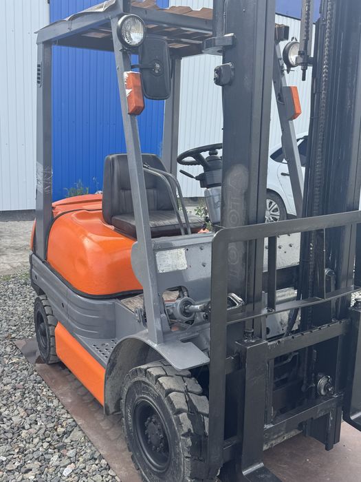 Продам вилочный погрузчик.(КАРА)