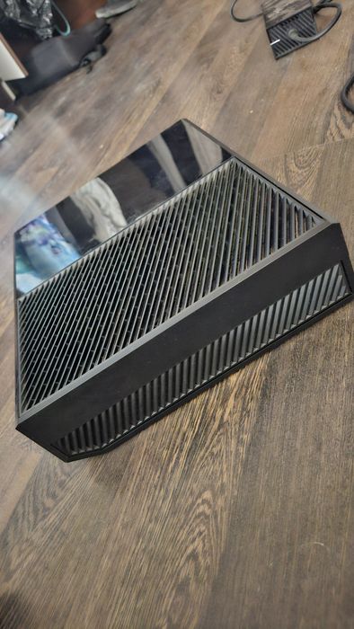 Xbox one с оригинална кутия и безжичен джойстик