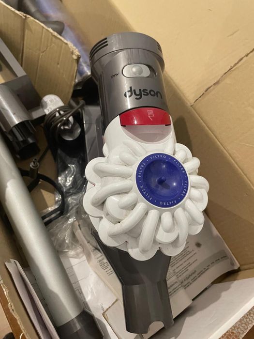 Пылесос Dyson V7 card free
