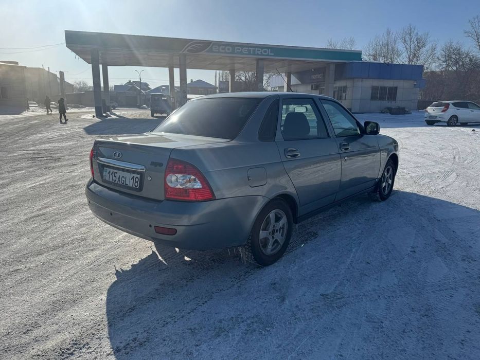 Приора 2012 год.