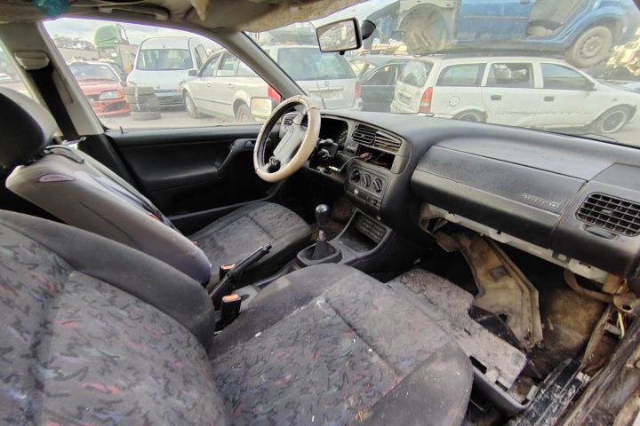 Usa / Portiera fata stanga Volkswagen VW Golf 1996 1.6 MT (75 hp)