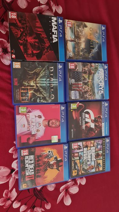 Vând jocuri PS4 ..